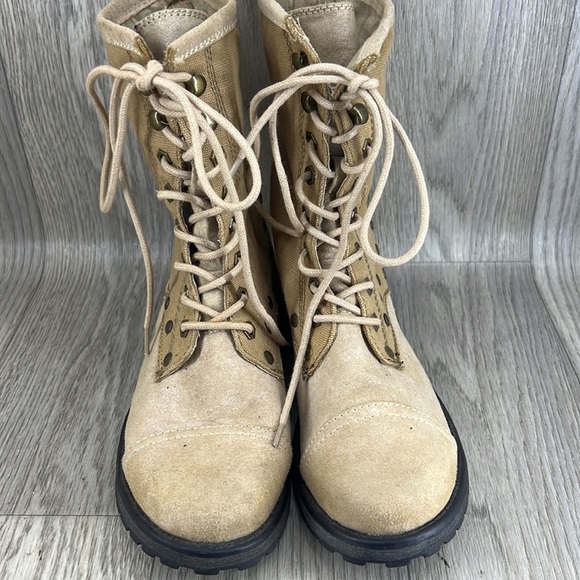 Roxy Concord Lace Up Canvas Boots - Picture 2 of 11